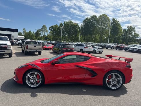 Used 2022 Chevrolet Corvette Stingray Preferred Cpe w/ Z51 Performance Package RWD image 2