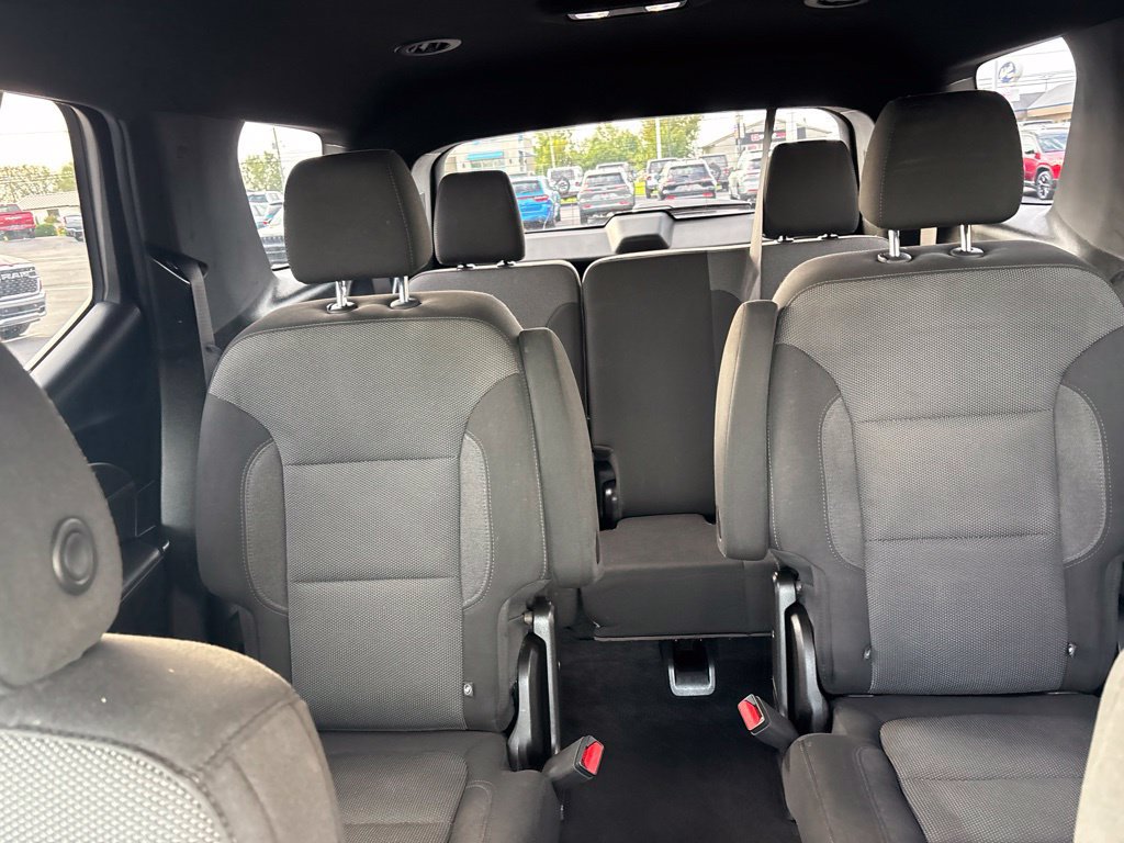 Used 2023 Chevrolet Traverse LT FWD image 25