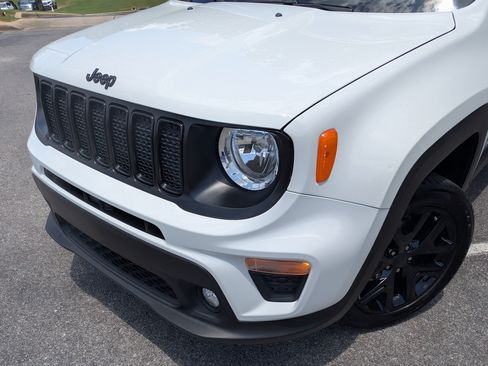Used 2023 Jeep Renegade Altitude AWD/4WD image 13