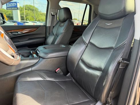 Used 2019 Cadillac Escalade Premium Luxury AWD/4WD image 97