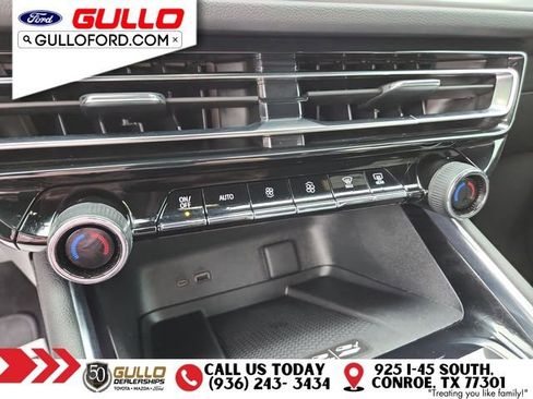 Used 2024 Chevrolet Traverse LT FWD image 28