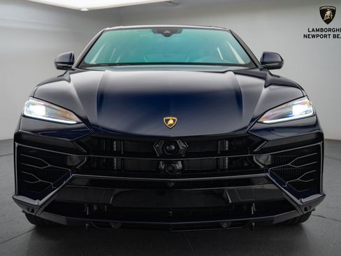 Used 2025 Lamborghini Urus SE image 11