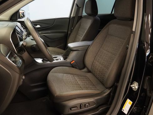 Used 2023 Chevrolet Equinox LT FWD image 3