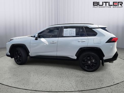 Used 2024 Toyota RAV4 SE image 7