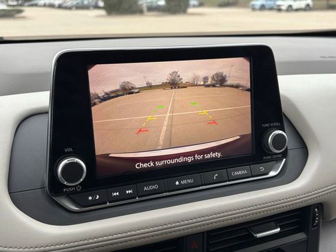 Used 2023 Nissan Rogue SV image 22