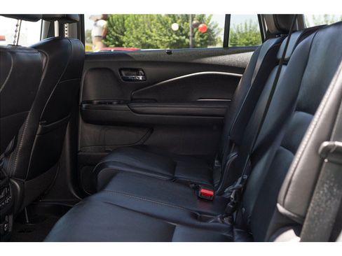 Used 2021 Honda Pilot Touring image 42
