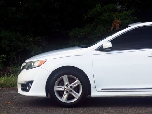 Used 2013 Toyota Camry SE FWD image 22
