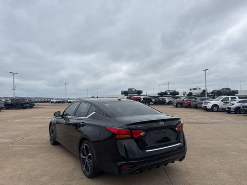 Certified 2023 Nissan Altima 2.5 SR w/ SR Premium Package FWD image 16