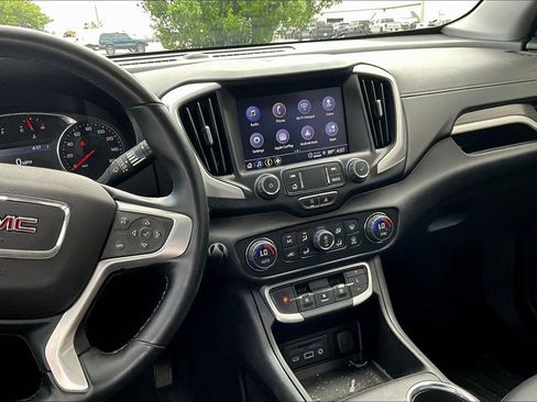 Used 2024 GMC Terrain SLT AWD/4WD image 4