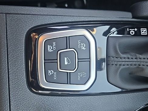 New 2026 Nissan Frontier SV w/ All-Weather Content Package image 22