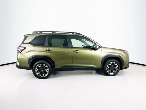 Used 2025 Subaru Forester Premium AWD/4WD image 10