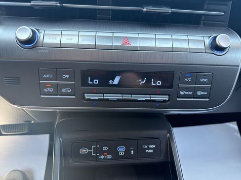 Certified 2024 Hyundai Kona SEL w/ Convenience Package AWD/4WD image 18