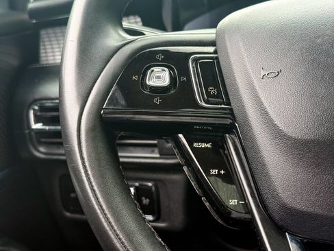 Used 2023 Lincoln Corsair AWD w/ Equipment Group 101A image 37