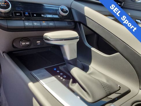Certified 2025 Hyundai Elantra Sport FWD image 21