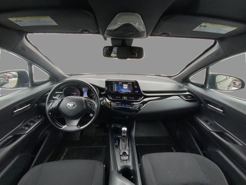 Used 2018 Toyota C-HR XLE image 21