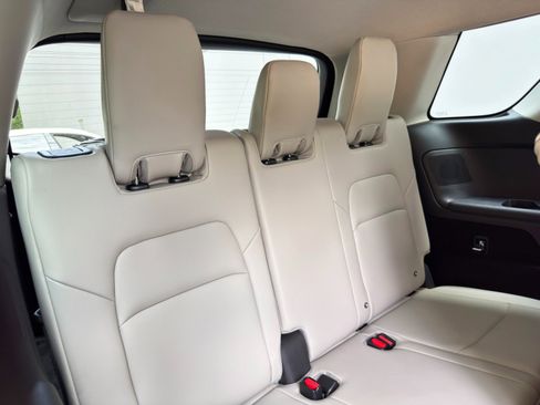 Used 2022 Nissan Pathfinder Platinum w/ Lighting Package (N93) FWD image 40