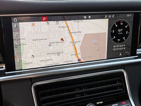 Used 2018 Porsche Panamera 4S image 21