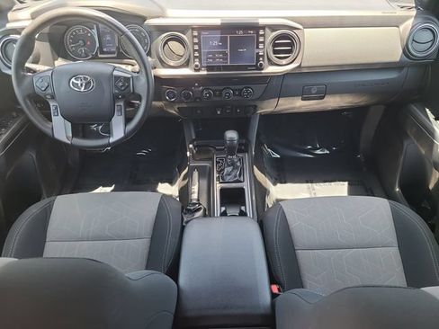 Used 2020 Toyota Tacoma TRD Sport AWD/4WD image 12
