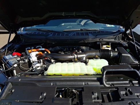 Used 2025 Ford F150 Lariat w/ Equipment Group 501A Mid AWD/4WD image 33