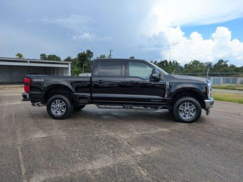 Used 2024 Ford F250 Lariat AWD/4WD image 3
