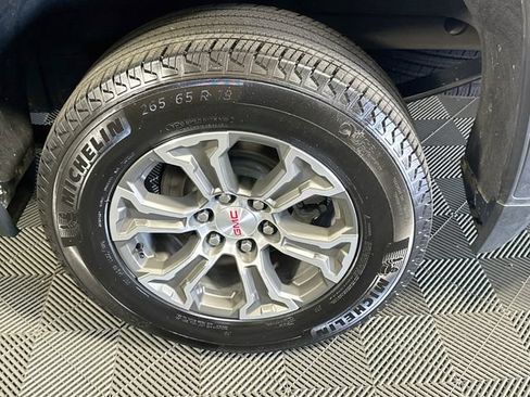 Used 2025 GMC Sierra 1500 SLT AWD/4WD image 31