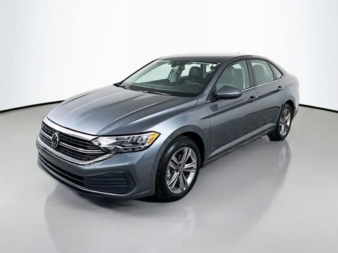 Certified 2022 Volkswagen Jetta SE FWD image 1