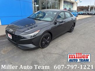 Used 2023 Hyundai Elantra SEL w/ Cargo Package video 1