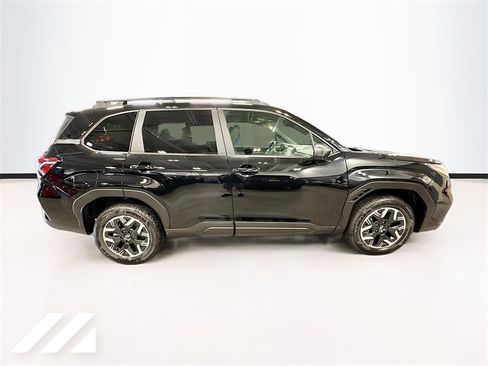 Certified 2025 Subaru Forester Premium image 4