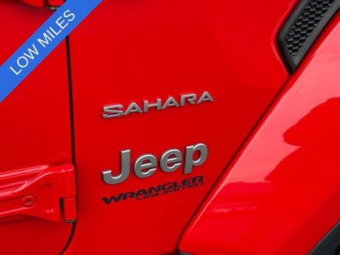 Used 2020 Jeep Wrangler Unlimited Sahara image 9