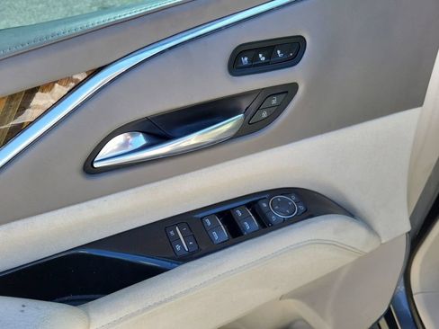 Used 2021 Cadillac Escalade Premium Luxury Platinum RWD image 15