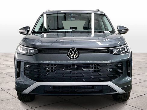 New 2026 Volkswagen Tiguan SE image 5