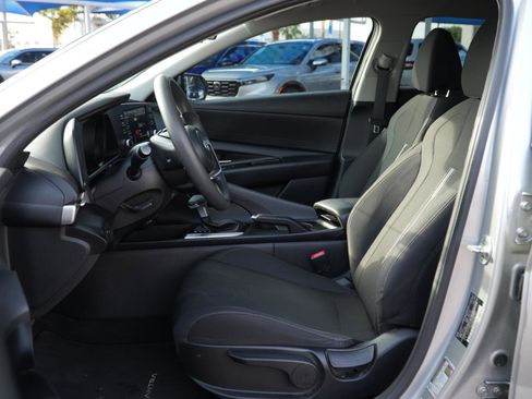 Used 2021 Hyundai Elantra SEL w/ Cargo Package FWD image 10