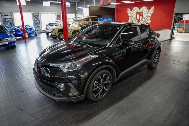 Used 2018 Toyota C-HR XLE FWD image 2