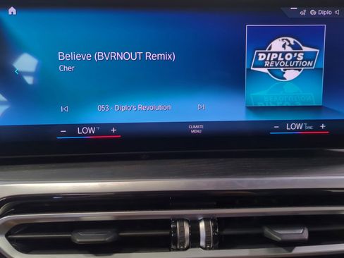 Used 2024 BMW 330e xDrive image 18