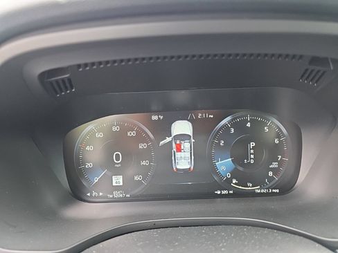 Used 2018 Volvo XC60 T5 Momentum w/ Vision Package AWD/4WD image 15