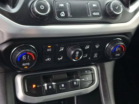 Certified 2021 GMC Acadia SLT w/ Preferred Package AWD/4WD image 18