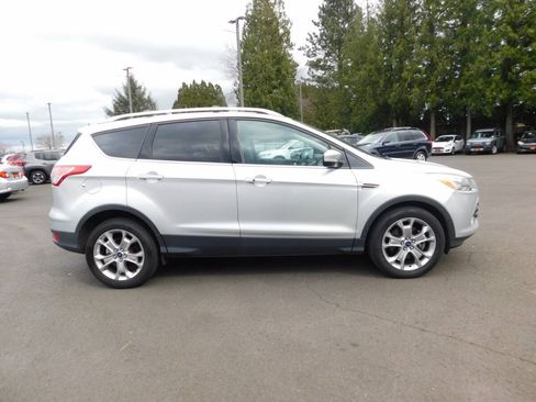 Used 2014 Ford Escape Titanium w/ Equipment Group 401A AWD/4WD image 23