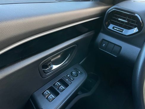 Certified 2025 Honda Pilot Sport image 22