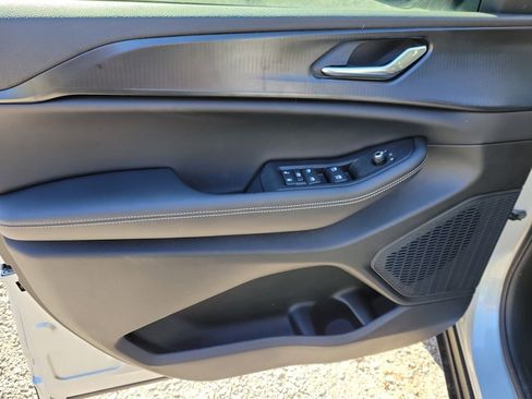 New 2025 Jeep Grand Cherokee Laredo w/ Luxury Tech Group I image 19