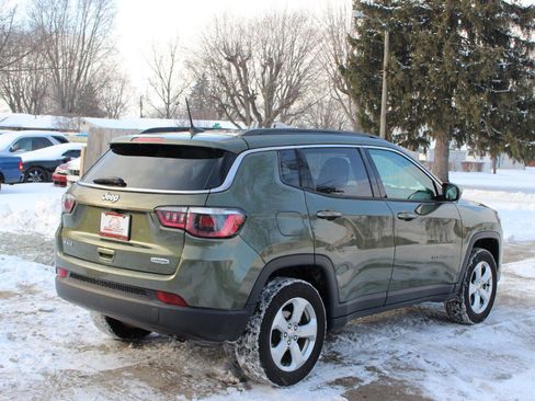 Used 2020 Jeep Compass Latitude w/ Popular Equipment Group AWD/4WD image 10