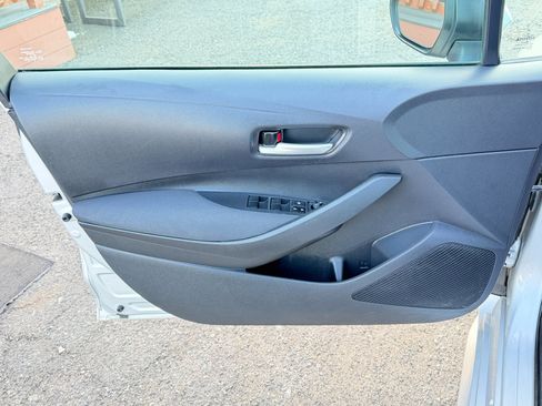 Used 2021 Toyota Corolla LE image 16