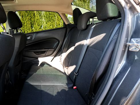 Used 2018 Ford Fiesta SE image 8