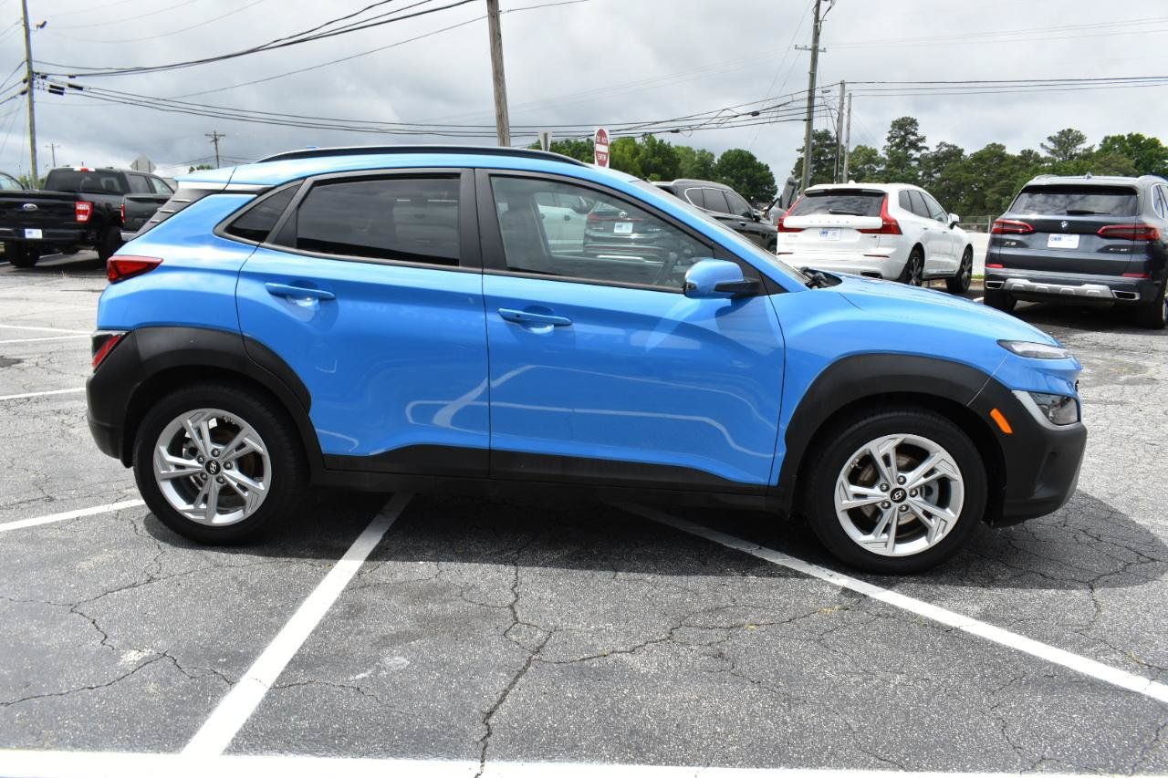 Used 2022 Hyundai Kona SEL w/ Cargo Package FWD image 5