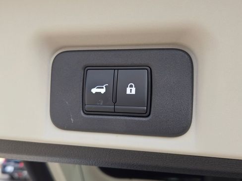 Used 2023 Nissan Ariya PLATINUM+ e-4ORCE image 15