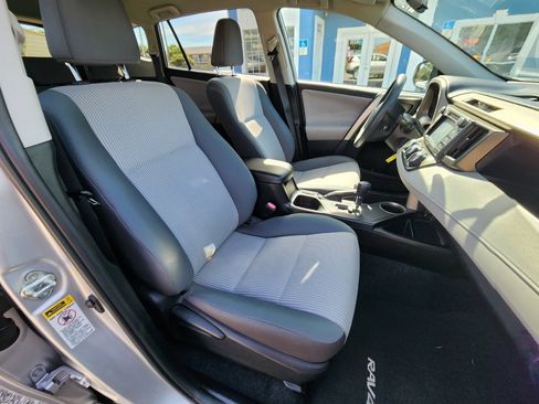 Used 2014 Toyota RAV4 LE image 20