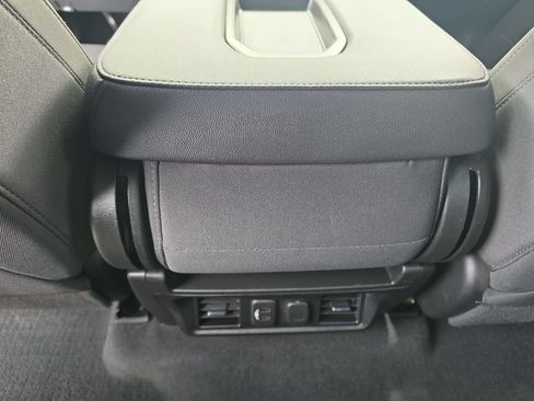 Certified 2022 GMC Sierra 1500 Elevation w/ LPO, Elevation Black Package AWD/4WD image 18