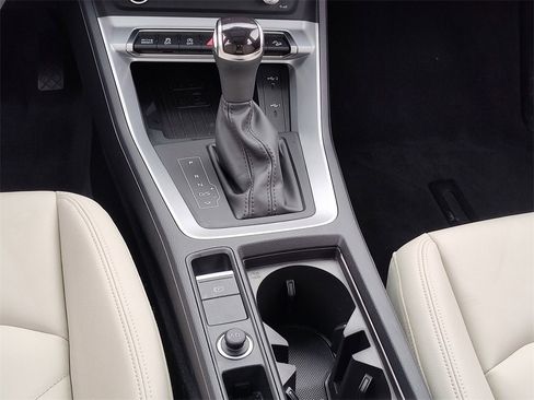 Certified 2025 Audi Q3 2.0T Premium w/ Convenience Package image 32