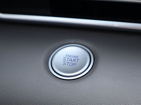 Used 2023 Hyundai Elantra SEL FWD image 35
