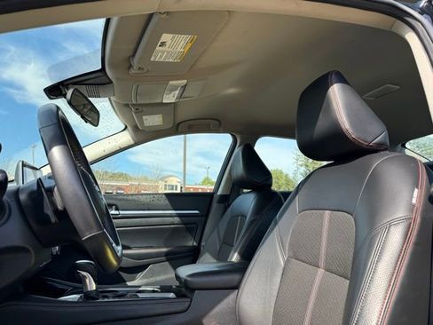 Used 2024 Nissan Altima 2.5 SR image 24