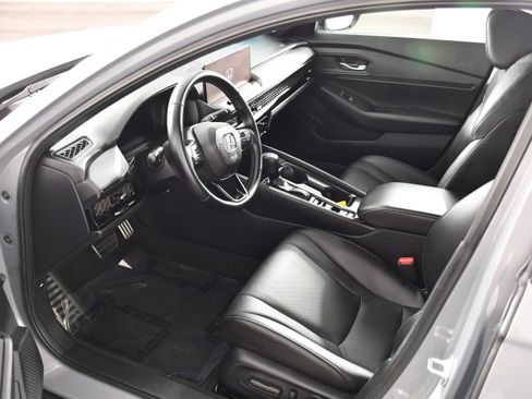 Used 2025 Honda Accord Sport image 2